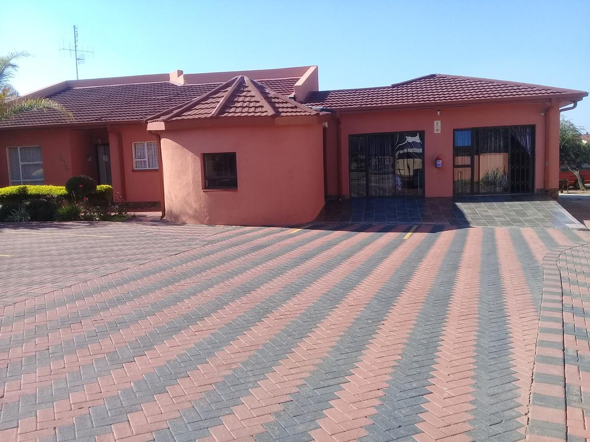 לינה וארוחת בוקר Mogwase Legae La Tshepo מראה חיצוני תמונה